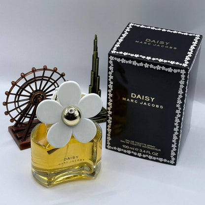 Daisy Eau de Toilette Spray for Women 3.4 oz / 100ml – New in Box